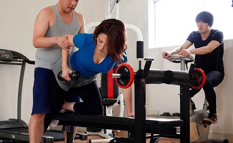 Chồng yêu phát hiện vợ yêu cắm sừng với huấn luyện viên thể hình
