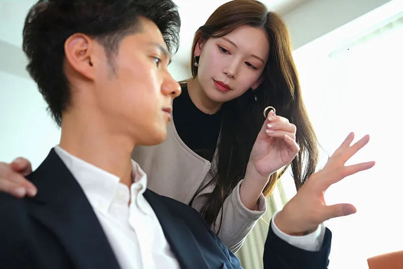 Cô vợ đi đi chơi, người chồng ở nhà bị nhỏ em cô vợ gạ làm tình không trượt phát nào
